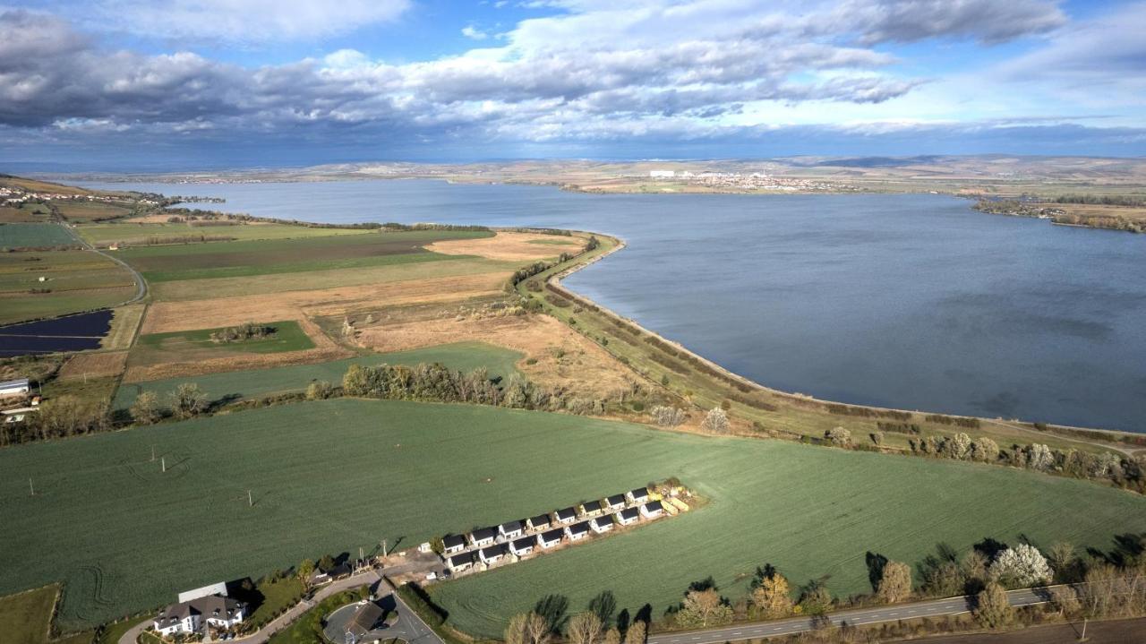 Rekreační dům U jezer Milovice 6 — hotel in Milovice