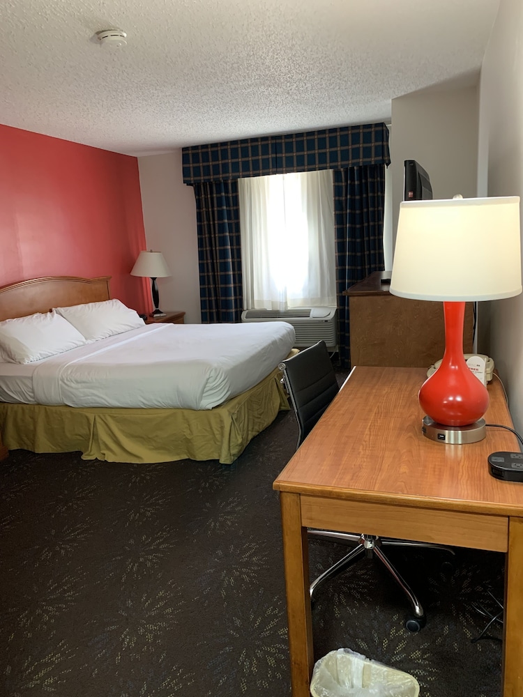 Ramada by Wyndham Santa Fe - photo 18