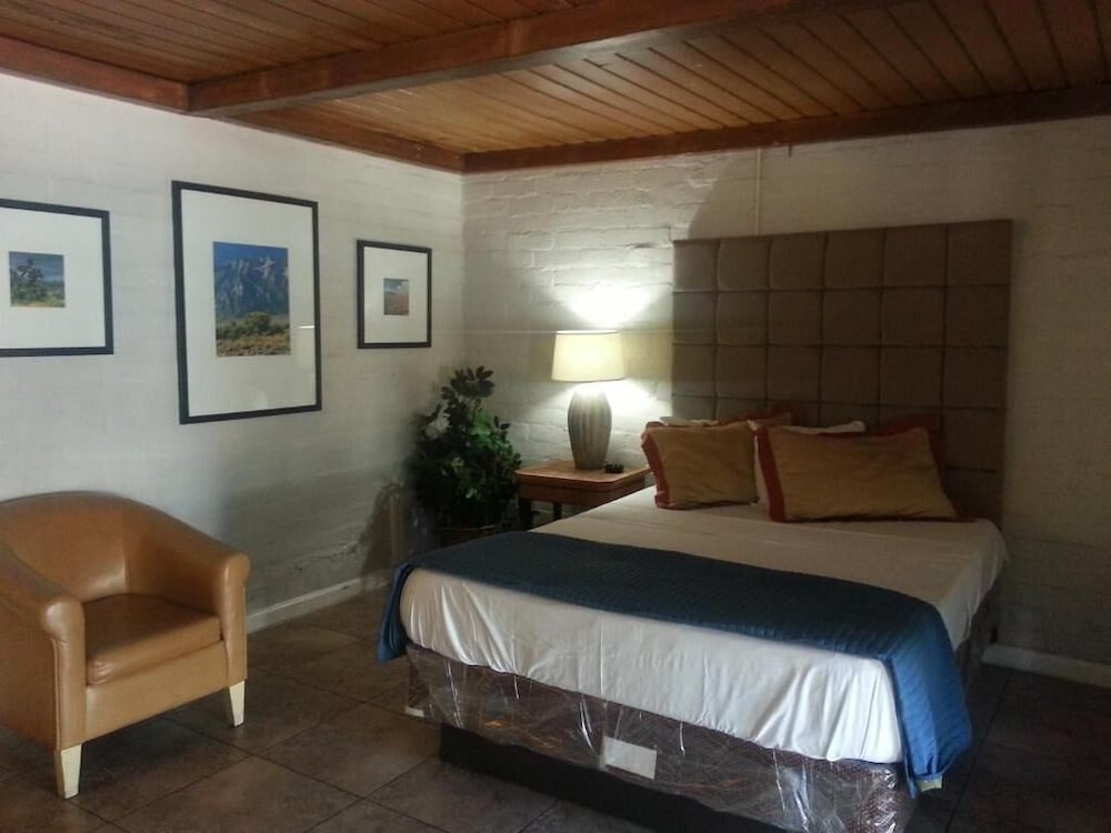 Sterling Gardens Hotel - photo 19