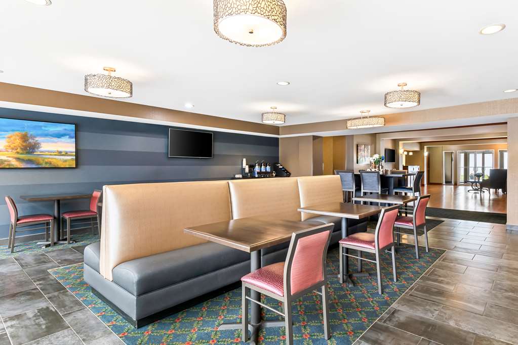 Best Western Legacy Inn & Suites Beloit South Beloit - photo 10