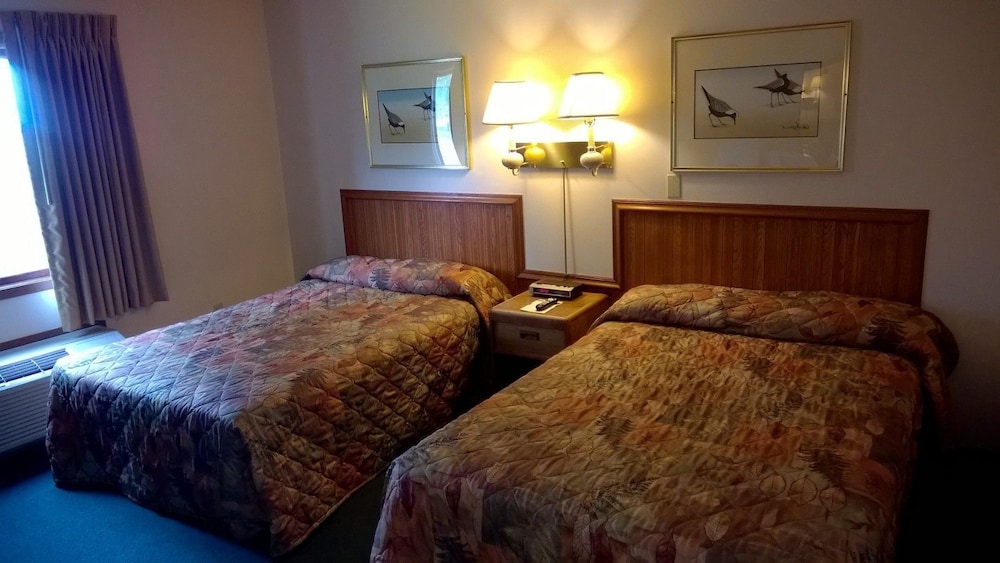 The Travelers Inn - photo 4