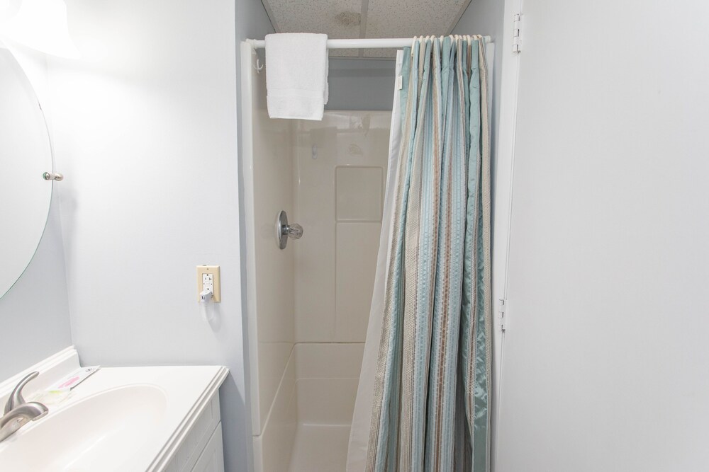 Royal Garden Resort 705 2 Bedroom Condo by RedAwning - photo 33