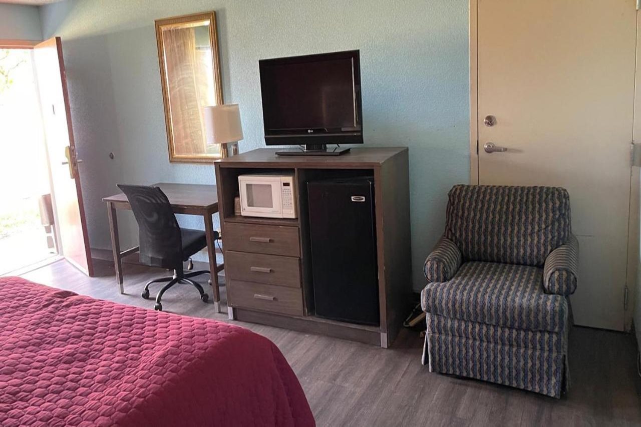 Mayfair Inn - photo 10