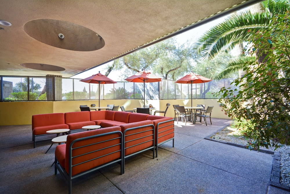DoubleTree by Hilton Phoenix North - photo 30