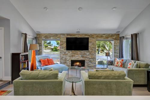 Southern Exposure Retreat — Palm Desert