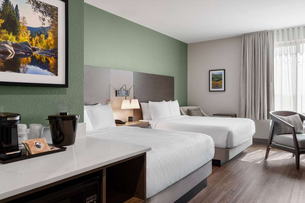 La Quinta Inn and Suites by Wyndham Lincoln - photo 25