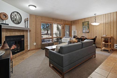 Ski Condo 151 condo — 4-Star Luxury Hotel in Bend, United States
