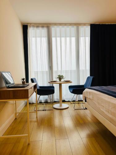 Special Sea View Aparthotel In Orbi City