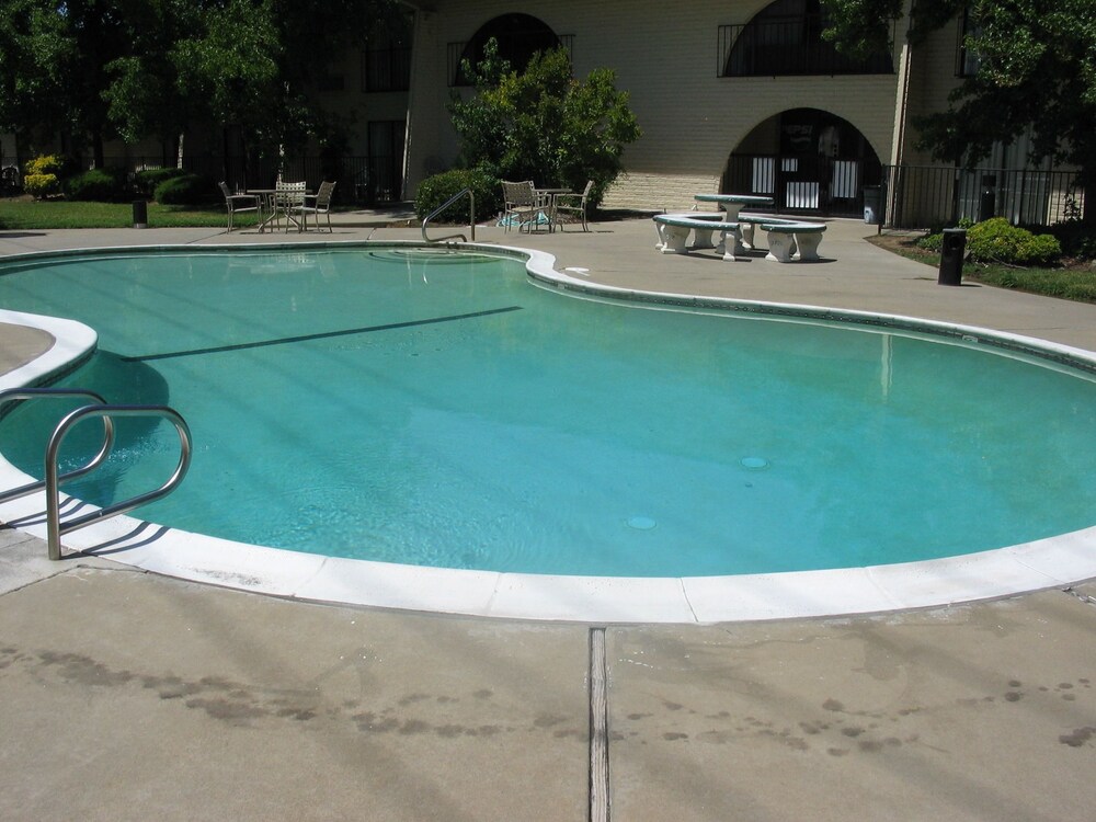 Heritage Inn Express Roseville - photo 18