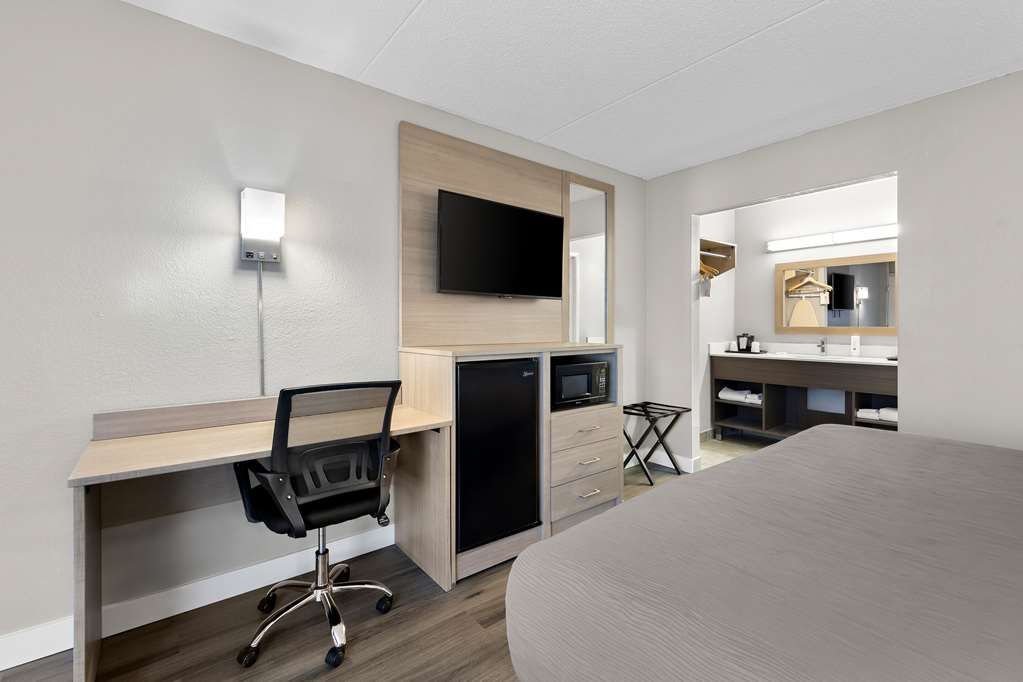Quality Inn Nashville Opryland Area - photo 12