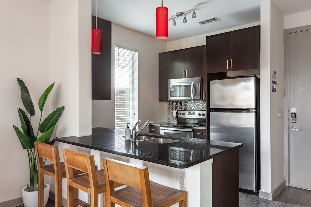 Kasa Love Field Medical District Dallas — 4-Star Luxury Hotel in Dallas, United States