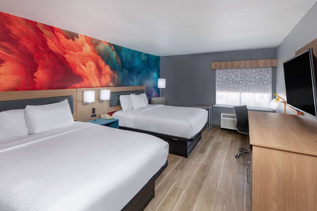 La Quinta Inn & Suites by Wyndham New Braunfels - photo 26