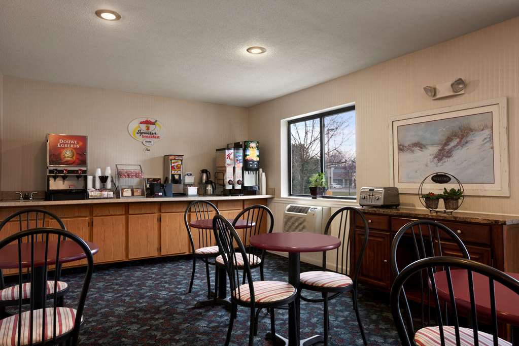 Super 8 by Wyndham Cromwell Middletown - photo 11
