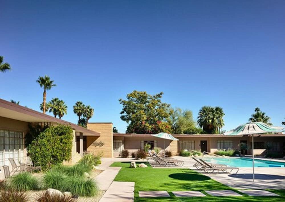 The Hideaway 21 and Over a Town and Desert Boutique Hotel - photo 17
