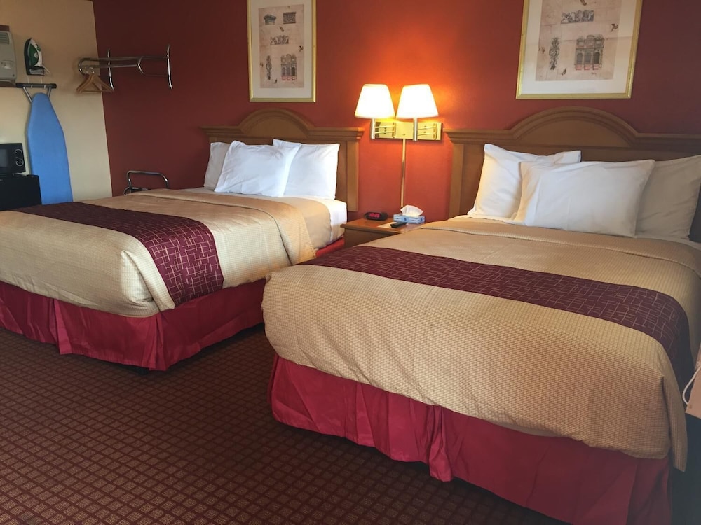 DeQueen Courtyard Inn - photo 20