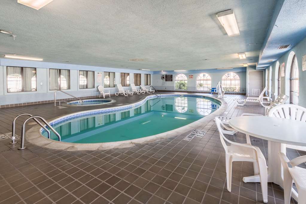 Quality Suites Burleson Ft. Worth - photo 22
