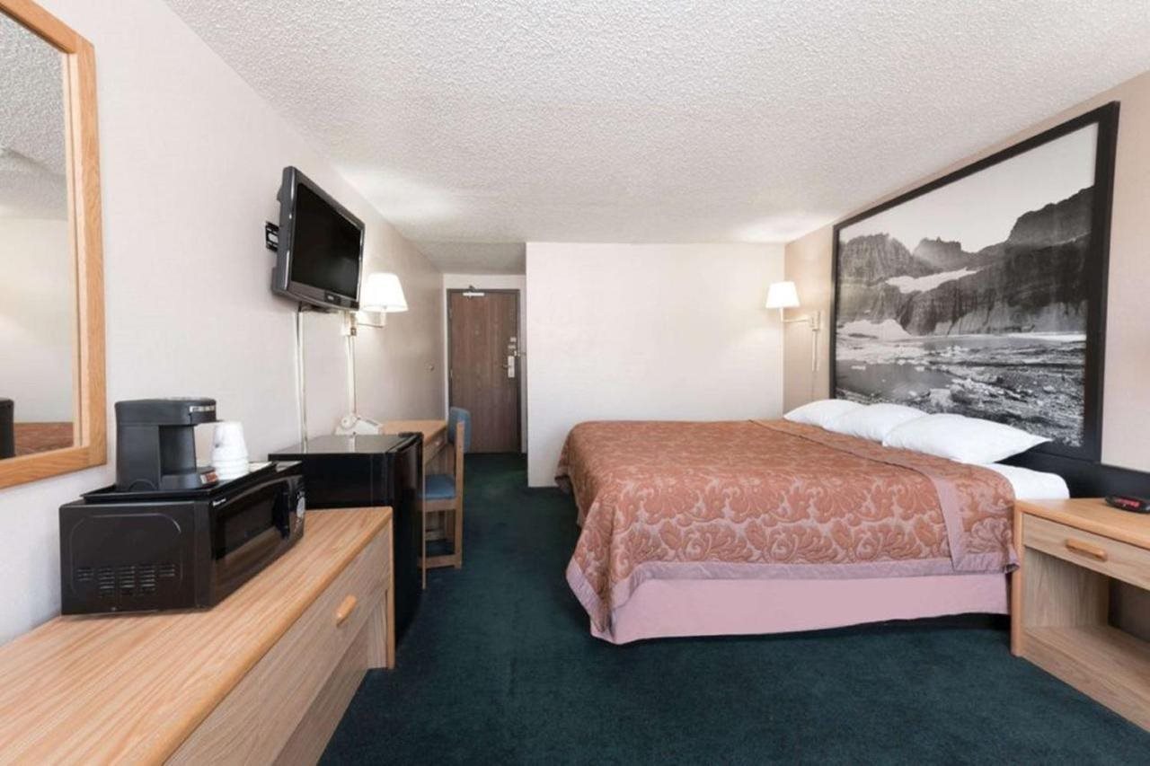 Glendive Lodge - photo 12