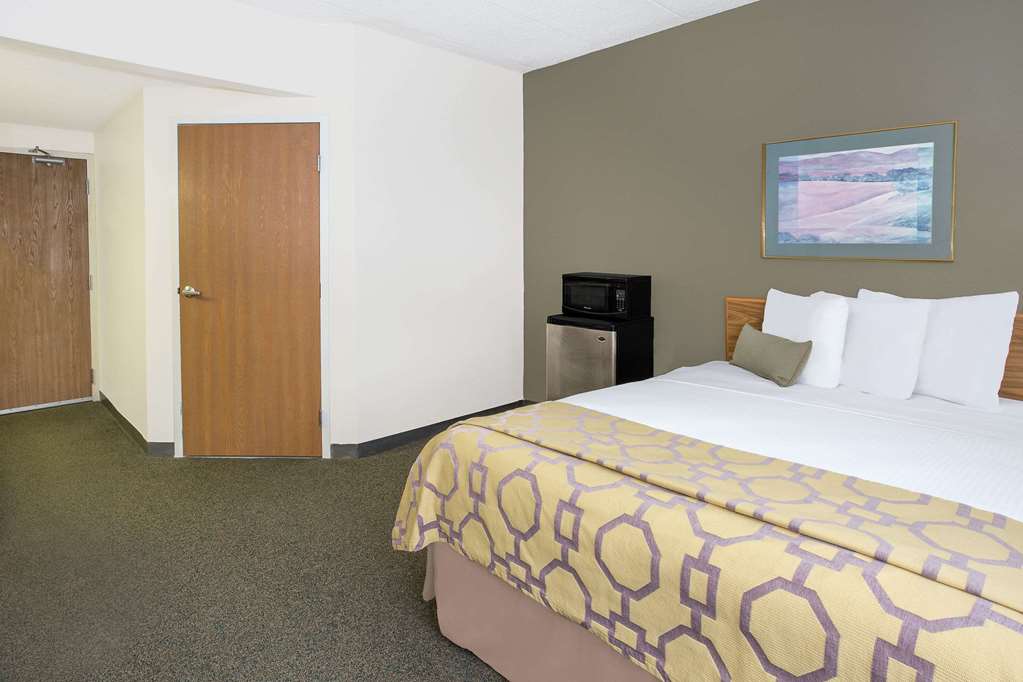 Baymont by Wyndham Janesville - photo 9