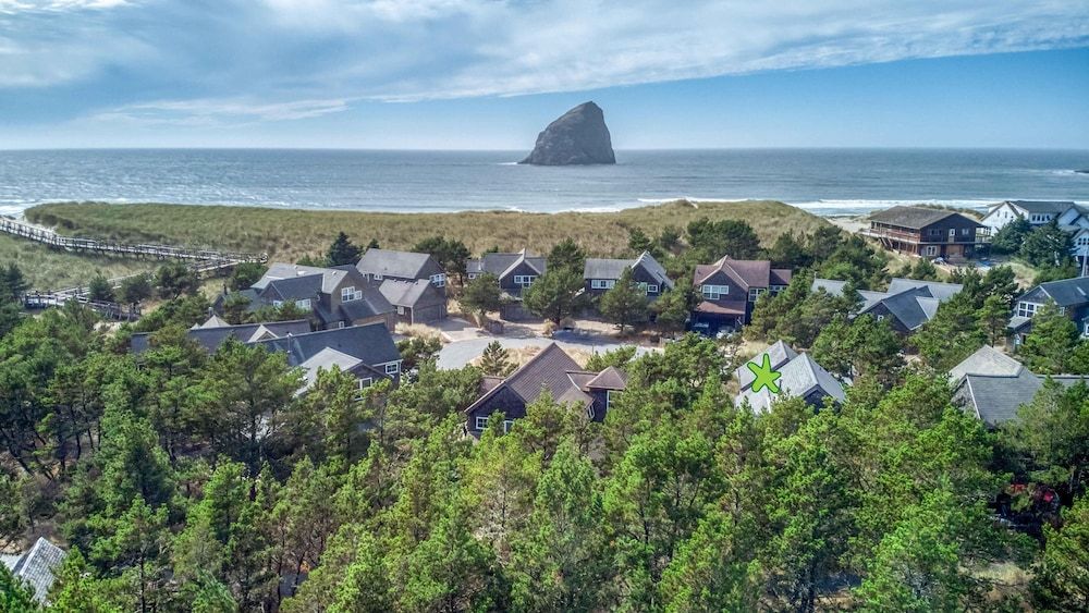 Barefoot Bungalow Meredith Lodging — 4-Star Luxury Hotel in Pacific, United States