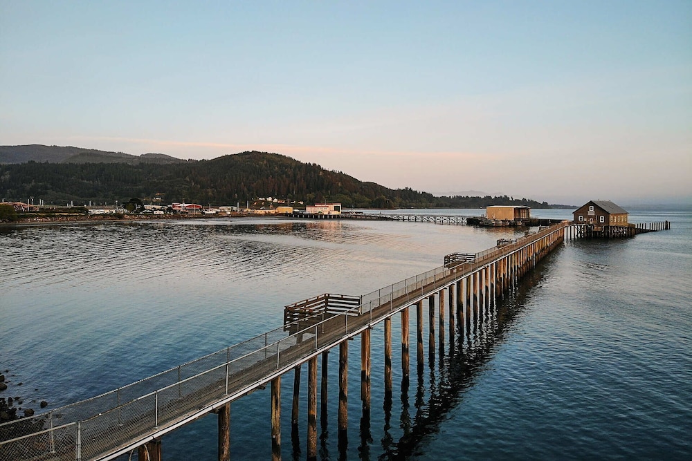 Garibaldi Inn at the Bay - photo 39