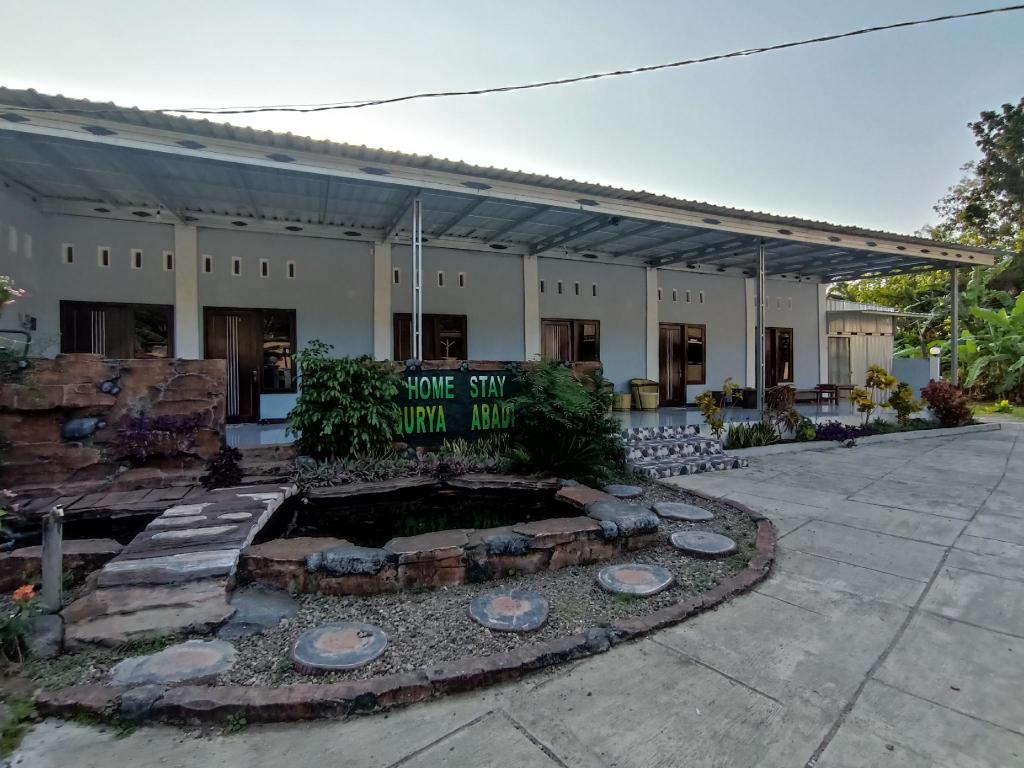 Hotel O Surya Abadi Homestay Syariah Near Alun Alun Kota Gombong — Kebumen