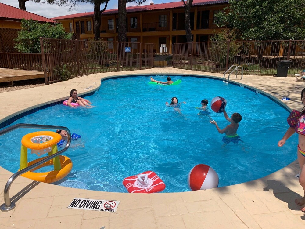 Sweetwater Inn - photo 34