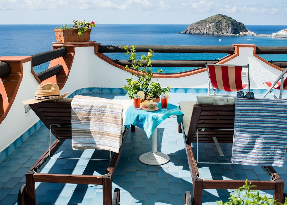 Casa Antonio — 4-Star Luxury Hotel in Barano D'ischia, Italy
