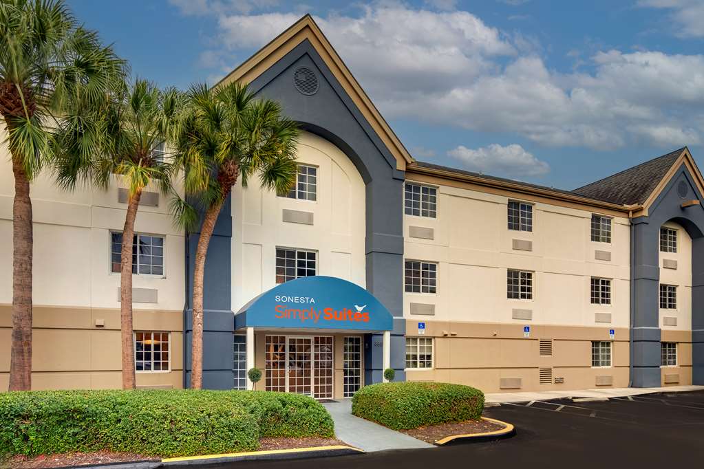 Sonesta Simply Suites Miami Airport Doral pet-friendly hotel Miami