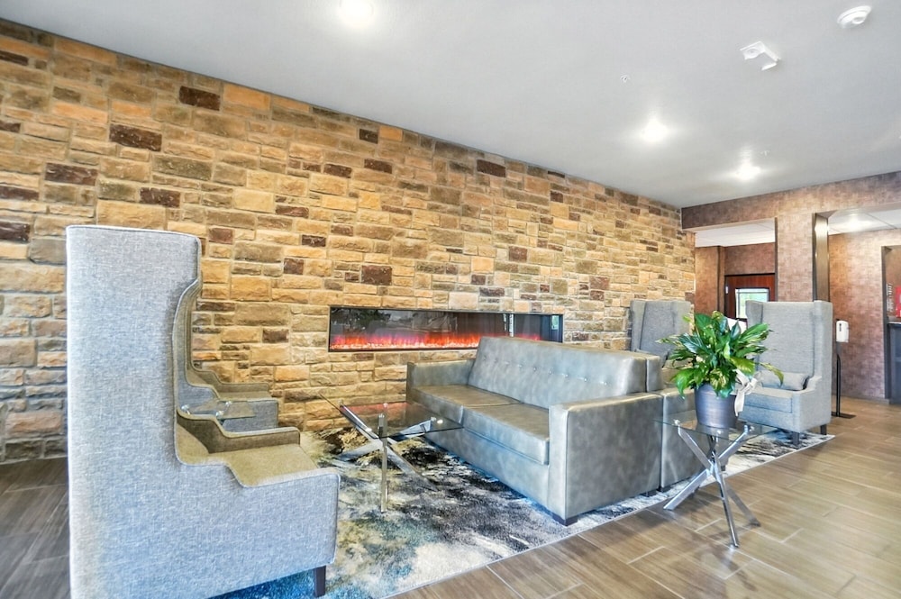 Cobblestone Hotel & Suites Bellefontaine - photo 19