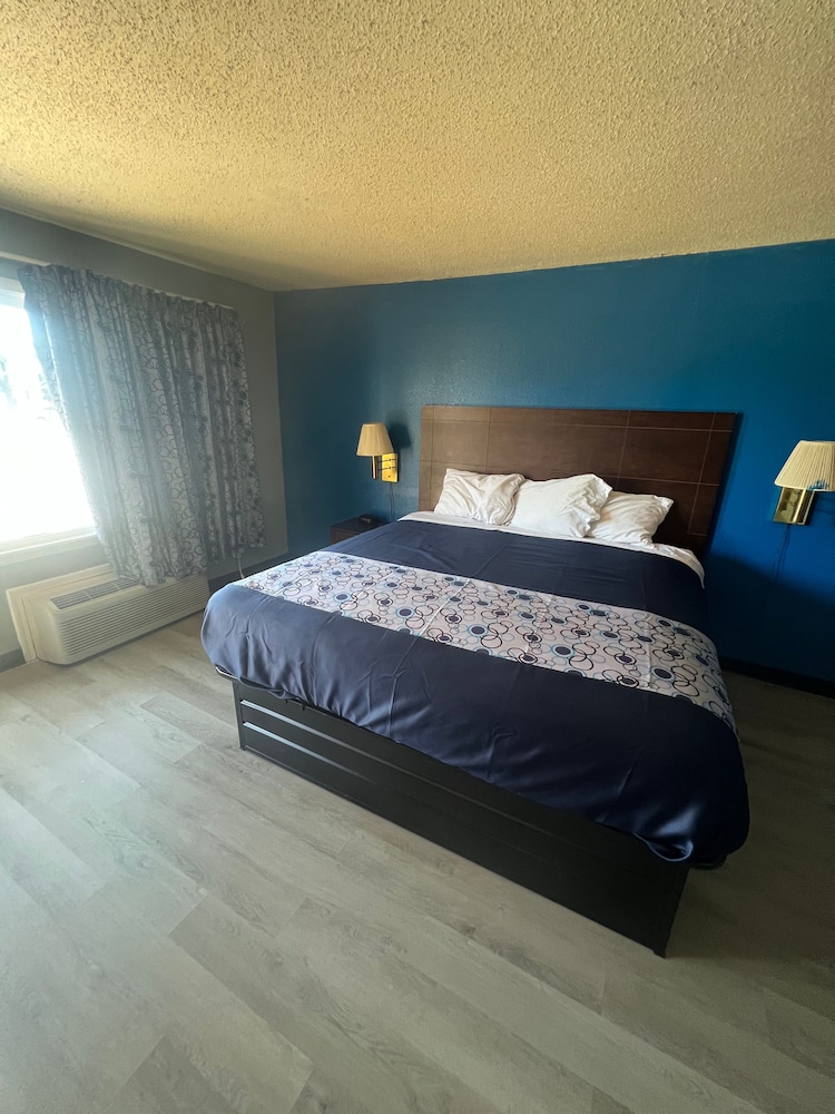 Executive Inn and Suites Jackson - photo 10