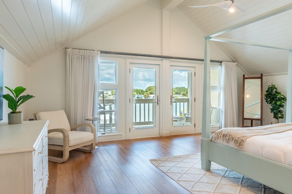 Paradise Cove — Indian Rocks Beach