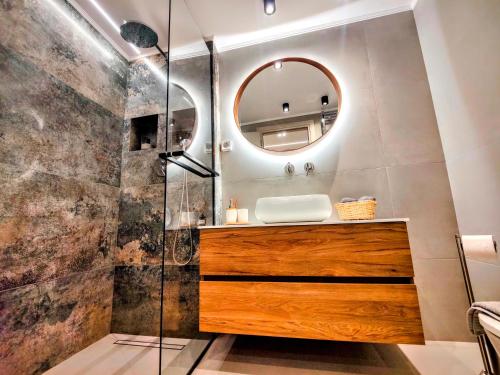 Elpis' cozy & luxury apartment — 4-Star Luxury Hotel in Athens, Greece