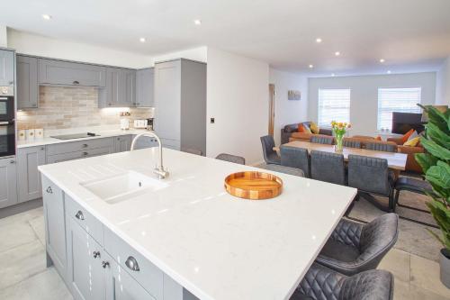 Host & Stay Lemonade Arch — 4-Star Luxury Hotel in Whitby, United Kingdom