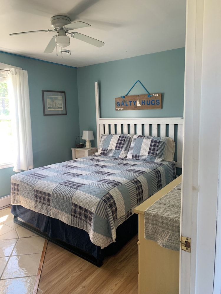 Whispering Waves Cottages — Shelburne — photo 5