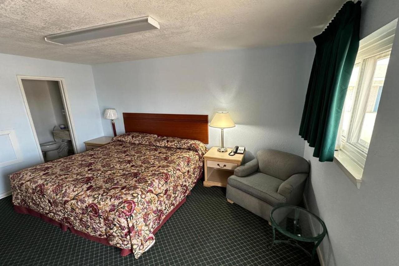 Longhorn Motel Boise City - photo 13
