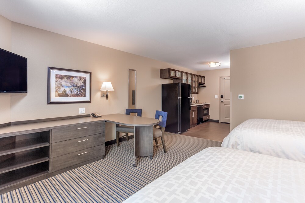Candlewood Suites Eau Claire I 94 by IHG - photo 4