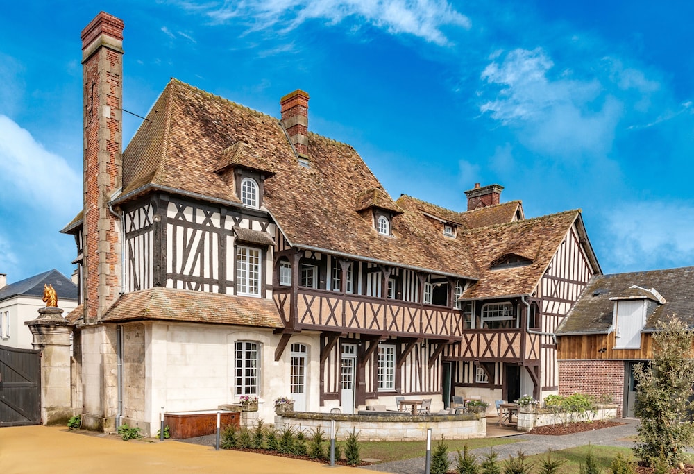 Le Manoir des Chevaux Dorés — hotel in Le Neubourg