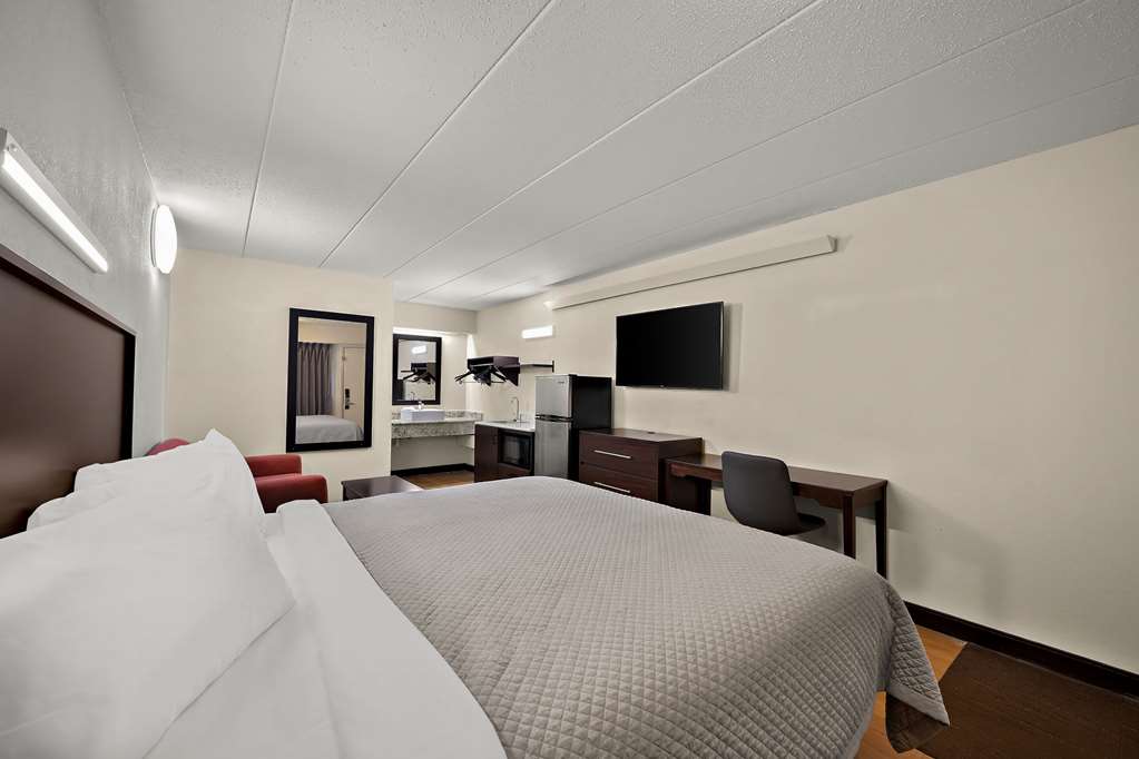 Suburban Studios Peoria - photo 9