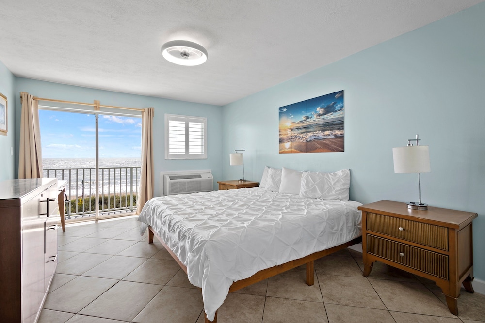 Ocean View Hotel Room with Balcony King Bed #23 in Fort Pierce, United States