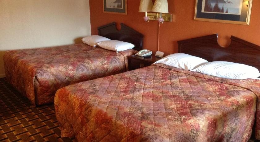 Express Inn - carbon neutral hotel in Longview