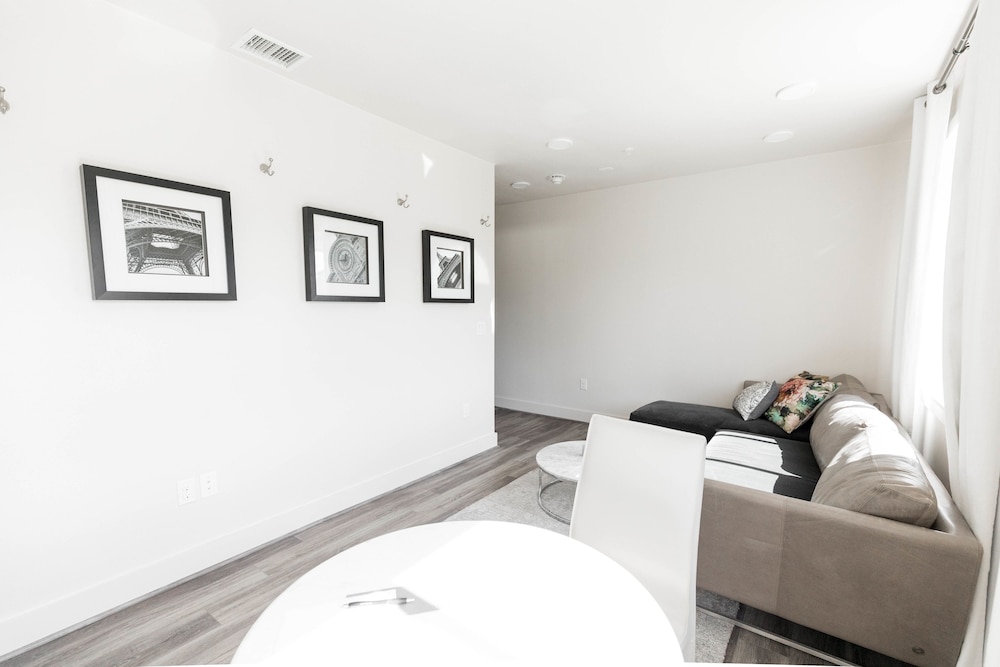 Bishop Arts Hotel by Qresorts. - photo 41