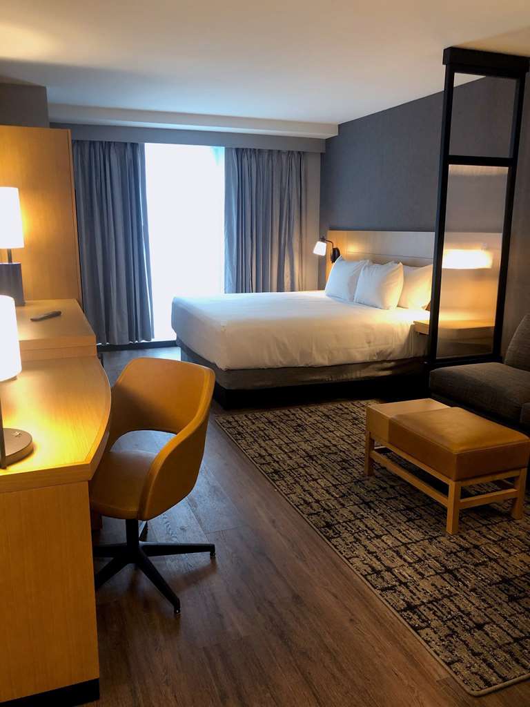 Hyatt Place Boston Seaport District - photo 48
