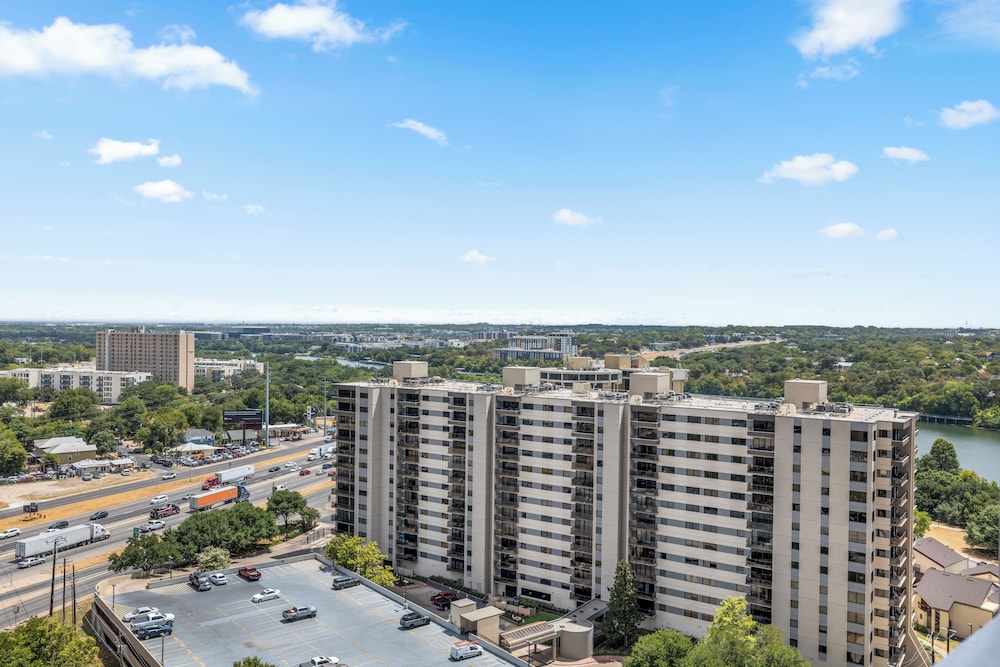 Austin Condo Hotel - photo 850