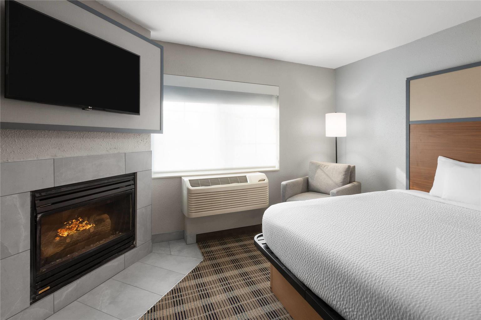 AmericInn by Wyndham Douglas Saugatuck - photo 16