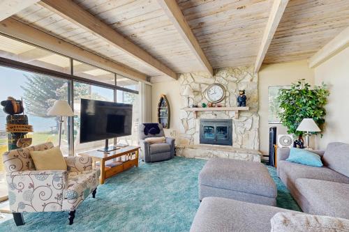 Lollipop Lakehouse in Garden City, United States