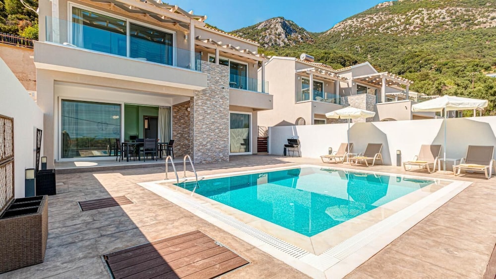 Barbati Beach Villa Lefkada — 4-Star Luxury Hotel in Corfu, Greece