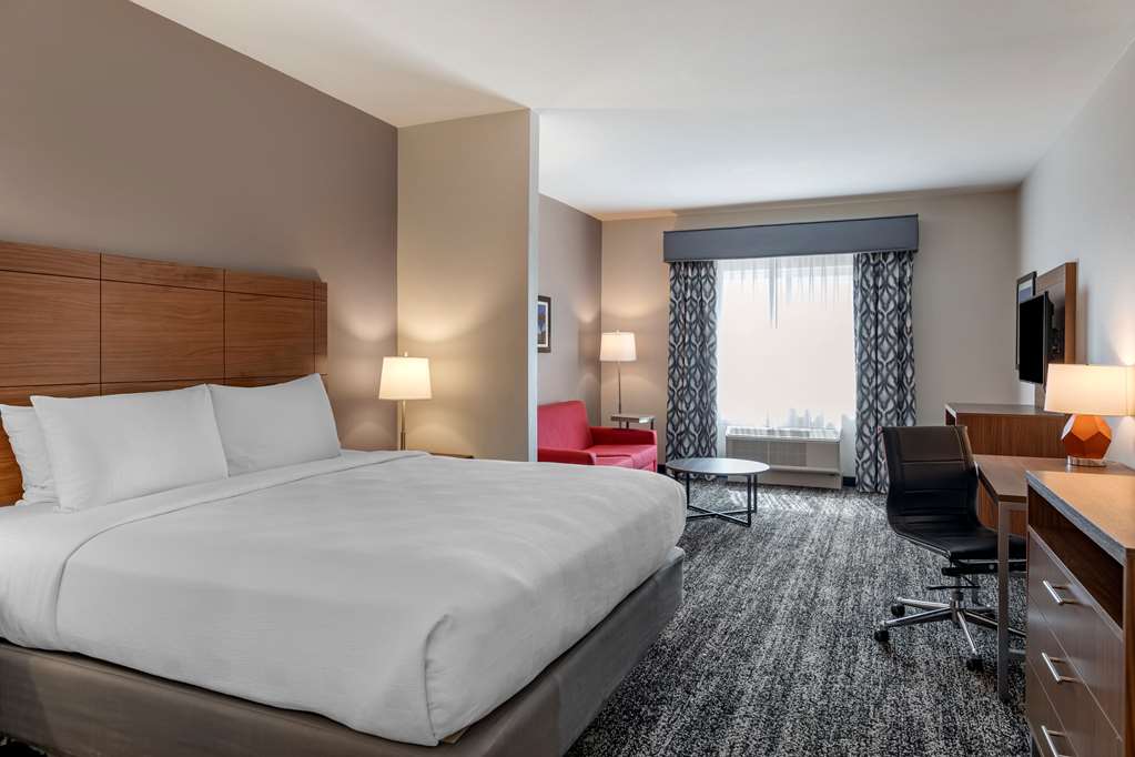Best Western Plus Coachella Valley Inn & Suites - photo 8