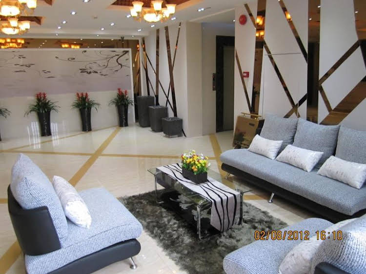 Dragon 168 Hotel in Shiqiao, People's Republic of China