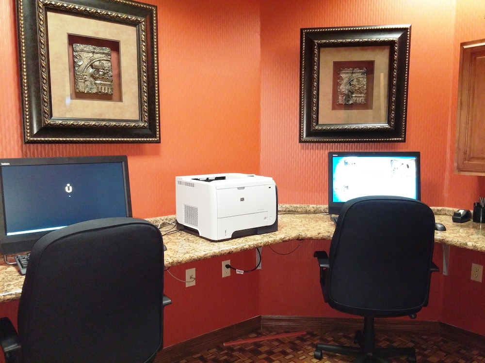 Hampton Inn & Suites Albuquerque Coors Road - photo 30