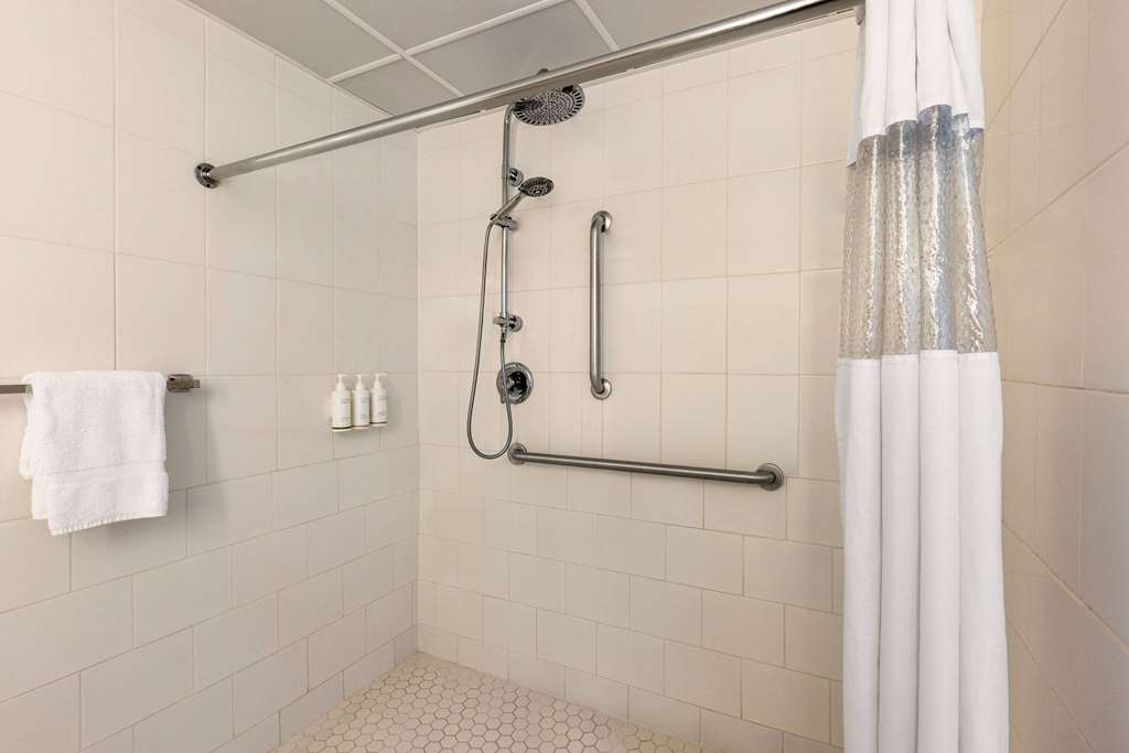 Howard Johnson by Wyndham Ocean City Oceanfront - photo 39